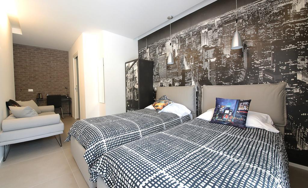 Affittacamere Smile Accomodation Aosta Exterior photo
