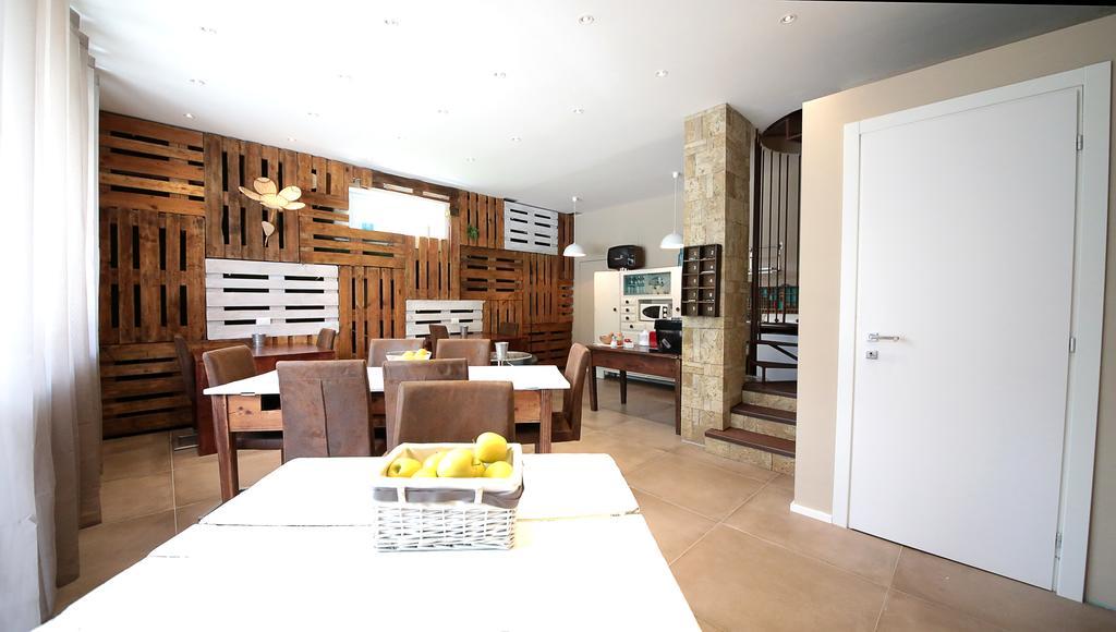 Affittacamere Smile Accomodation Aosta Exterior photo